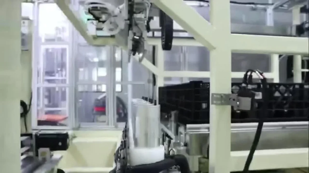 Equipos de producción en el video de fabricación facilitado por CY ENERGY